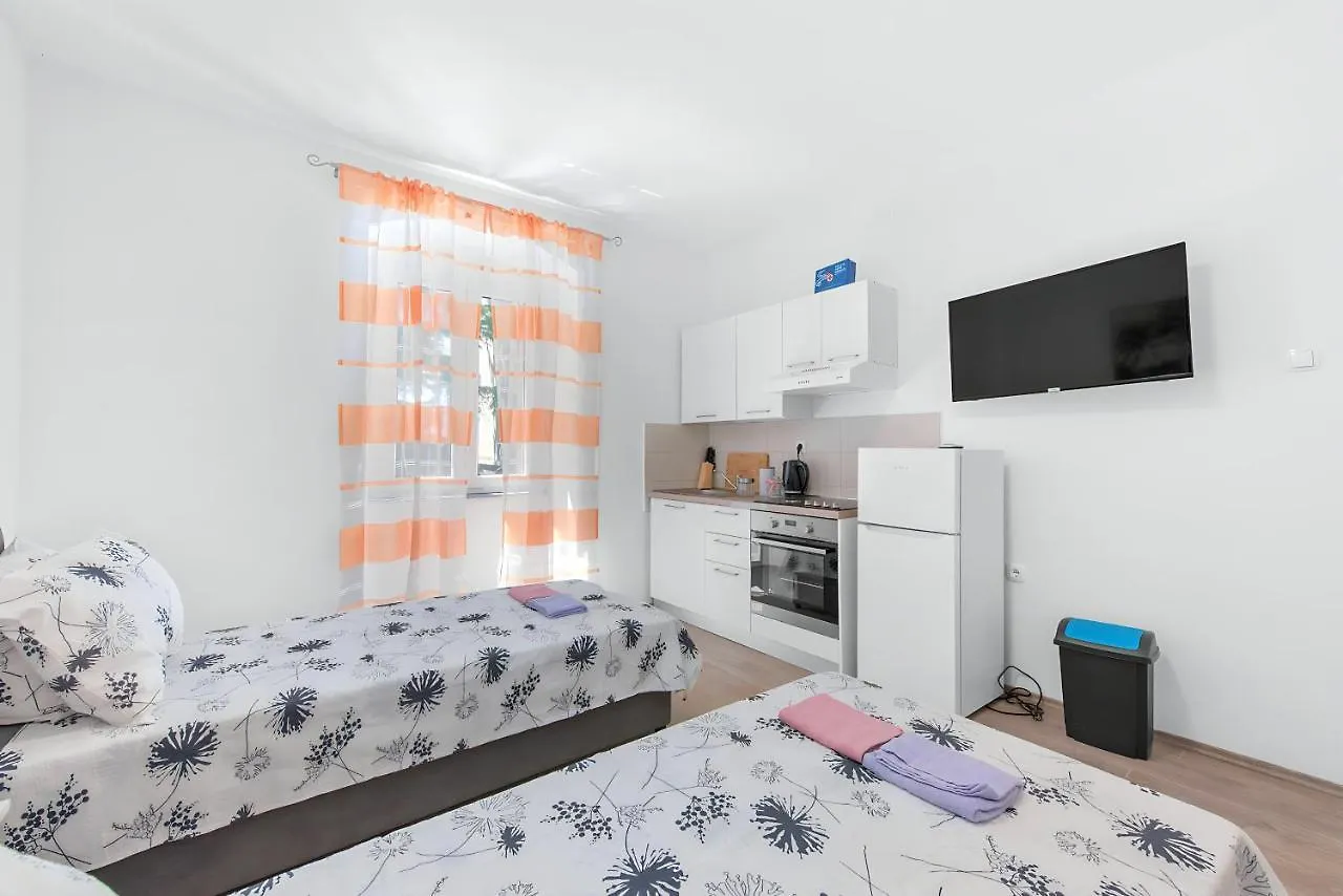 Pomerio Apartments Rijeka 0*,  Hırvatistan